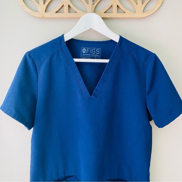 Figs V-Neck Double Pocket Scrub Top Blue Sz Small - Picture 2 of 9